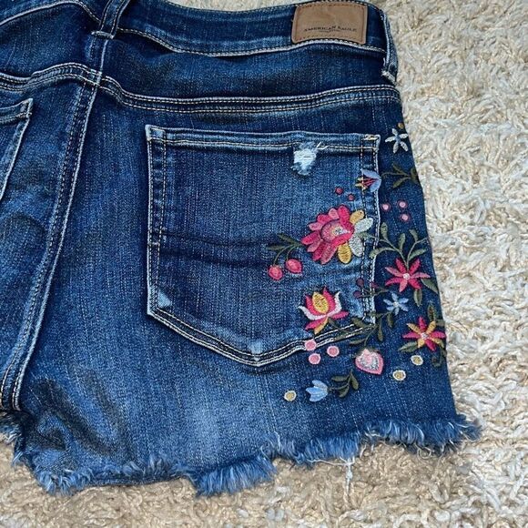 American Eagle Ne(x)t Level Stretch Hi Rise Shorty  Floral Hi-Rise Shortie Denim - Picture 9 of 15